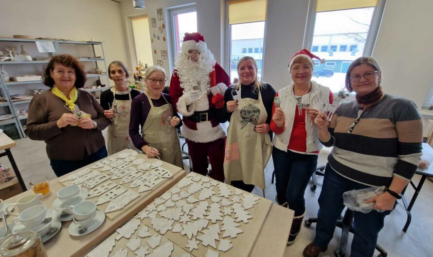 Świąteczne Elfy zaangażowały Seniorów w świąteczne przygotowania