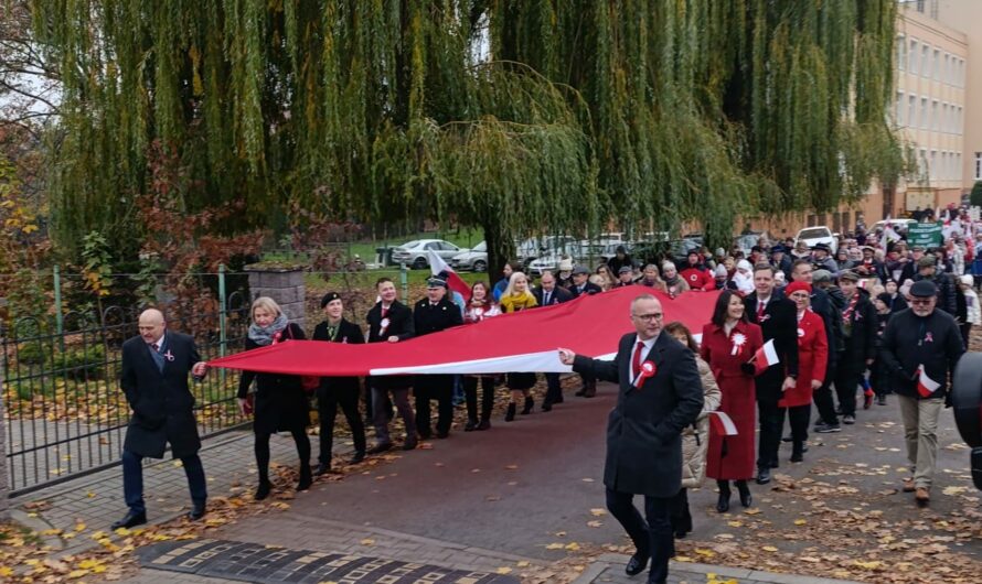 Radosne Świętowanie 106. rocznicy odzyskania niepodległości przez Polskę.